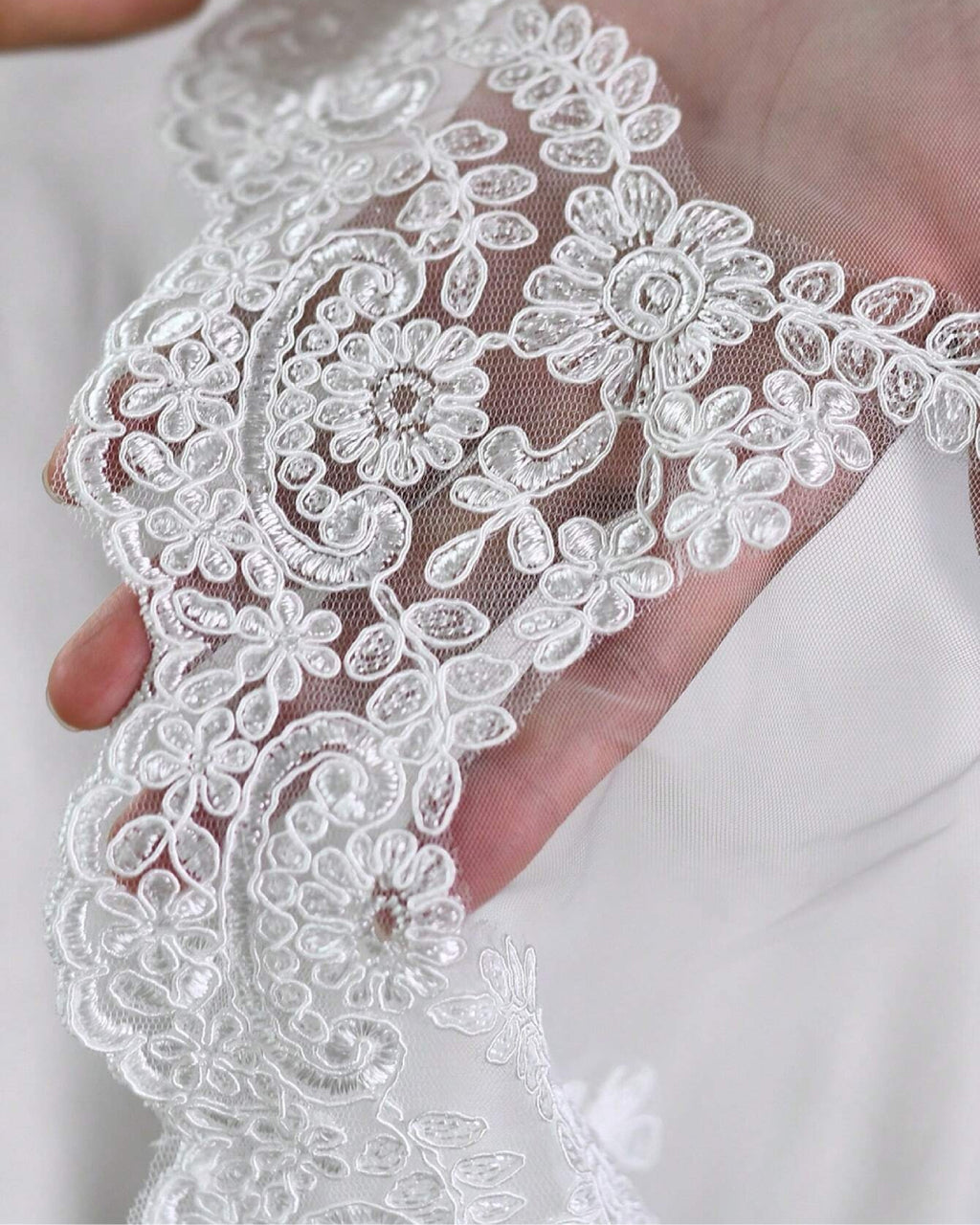 Lace Bridal Veil - Ivory